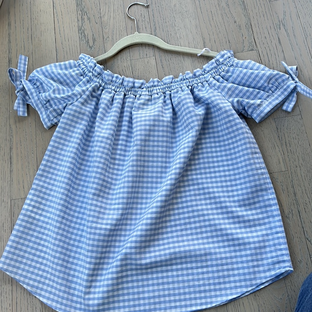 NWOT Beautiful light blue gingham top size 6